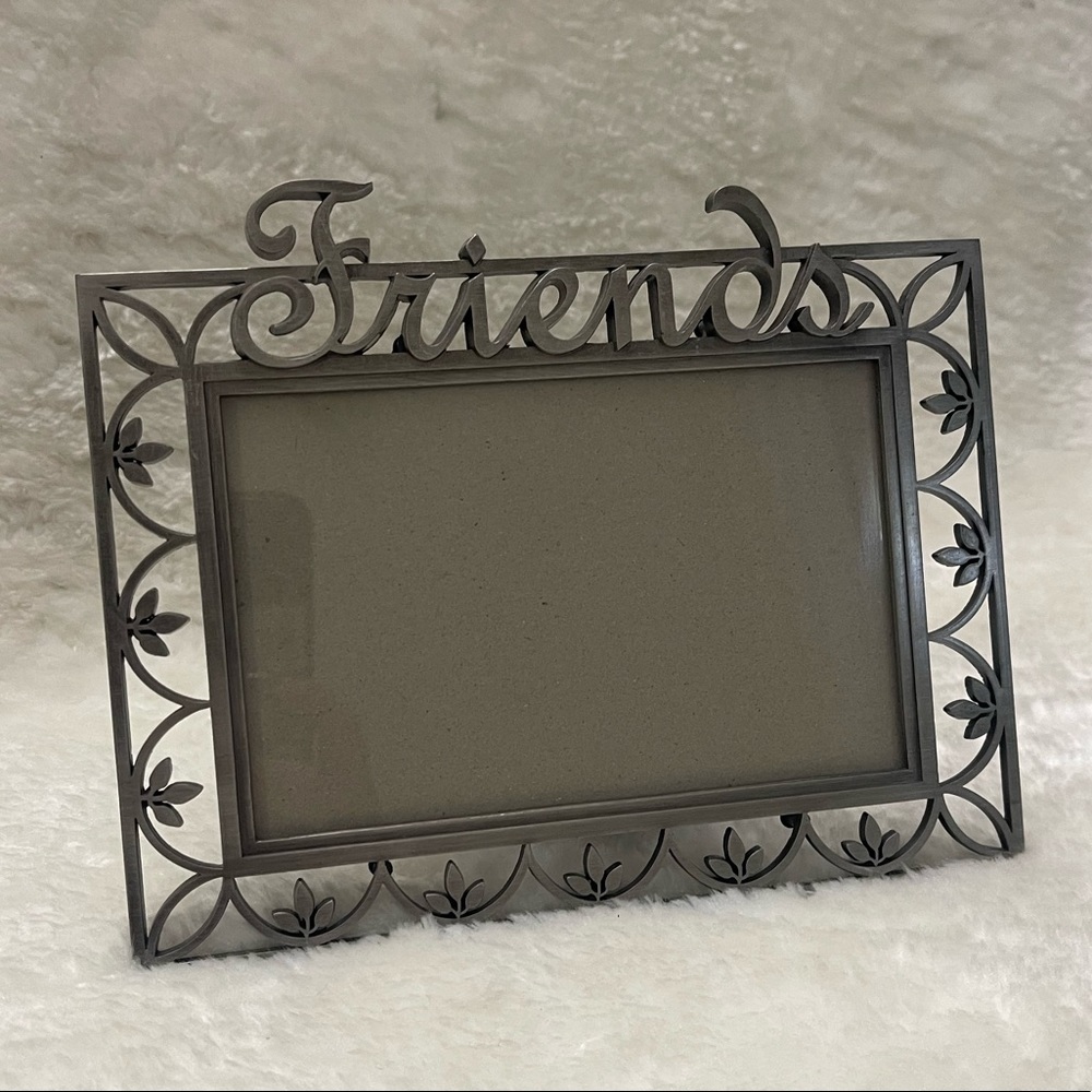 Friends Metal Frame - Picture 2 of 6